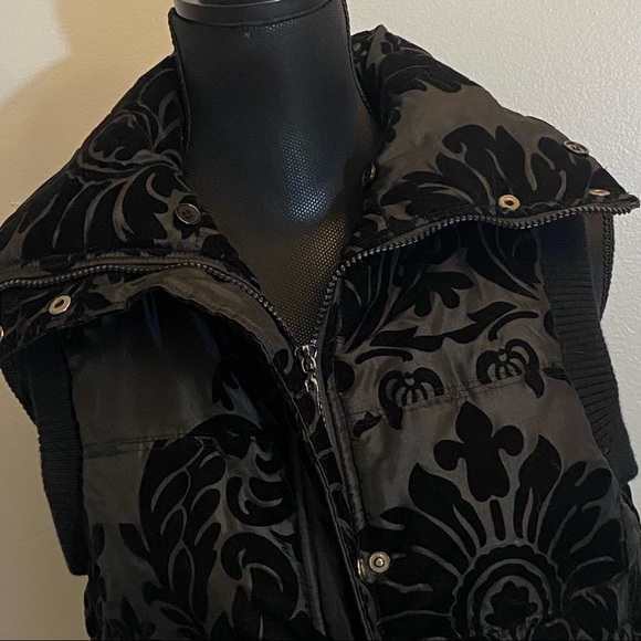 Red Ginger Womens Puffer Vest Size Small Black Zippered Velvet Appliqué - Picture 2 of 9